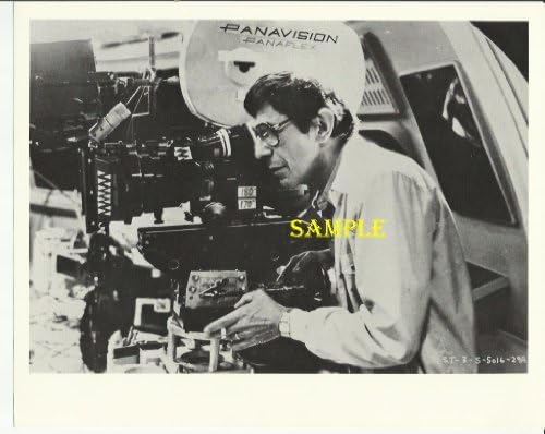 סדרה מקורית של מסע בין כוכבים לאונרד נימוי מאחורי מצלמת הסרט 8x10 צילום STO1216
