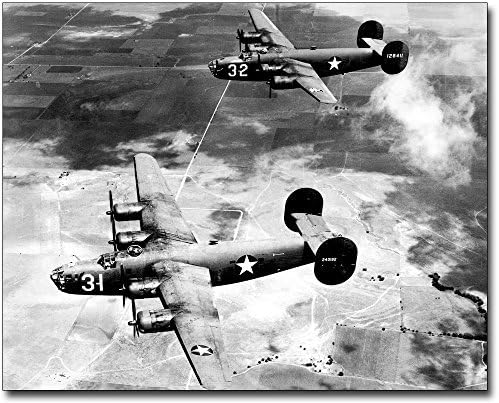 מטוס ב-24 ליברטור בטיסה מלחמת העולם השנייה 8 על 10 הדפסת צילום הליד כסף